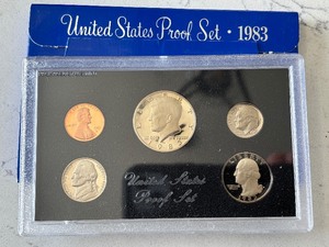 lot 42 image: 1983-S Proof Set