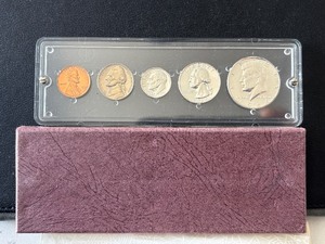 lot 44 image: 1964 Proof Set