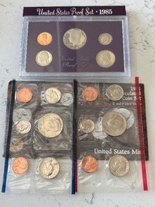 lot 46 image: 1985-S Proof and P & D Mint Sets