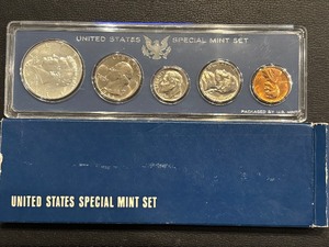 lot 52 image: 1966 Special Mint Set