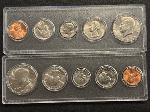 lot 60 image: 1989-D Mint Sets