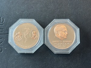 lot 75 image: Medallions