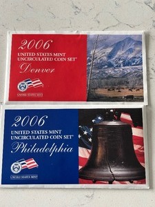 lot 98 image: 2006 P & D Mint Sets