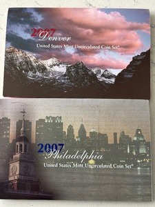 lot 99 image: 2007 P & D Mint Sets