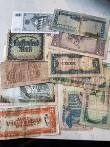 lot 184 image: Foreign Currency