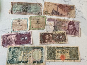 lot 191 image: Foreign Currency