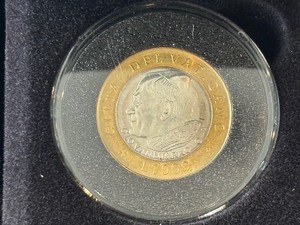 lot 139 image: Vatican City 1000 Lira Pope John Paul II
