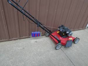 lot 100 image: Hyper Tough push mower. Looks nearly new. Tested & works. As shown.