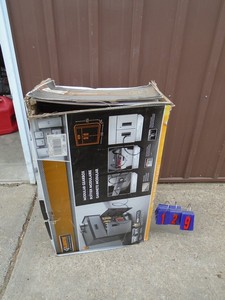Gladiator roller cabinet. Looks complete. But not sure. As shown.