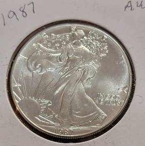 lot 16 image: 1987 1 Oz. Silver Eagle