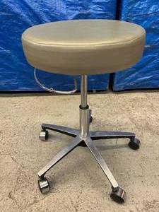 lot 75 image: Midmark 125-001 Aluminum Base Surgeon Dentist Assistants Office Clinic Stool - In Great Condition