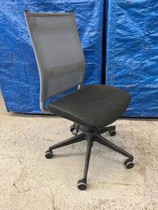 lot 42 image: SitOnIt Seating Office Receptionist Height Adjustable&nbspMobile Armless Back Support Rolling Chair - In Great Condition