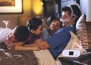 lot 19 image: MSRP $2000 Philips Respironics DSX1030S11F DreamStation BiPAP ST Non-Invasive Ventilator with Humidifier Sleep Apnea Machine - In Great Working Condition