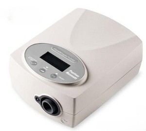 lot 5 image: MSRP $800 NEW IN BOX&nbspPuritan Bennett GoodKnight 420G Travel Portable CPAP Machine System with Hose, Power Supply, Bag, and Manual -&nbspThe 420G changes the pressure automatically with altitude changes.