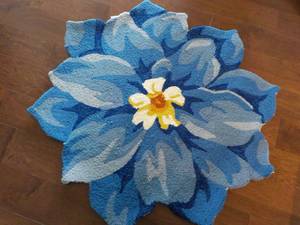 lot 8 image: Plow and Hearth Blue Hydrangea Flow...