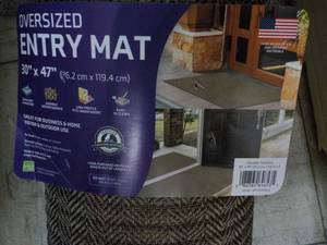 lot 23 image: Oversized Entry Mat 30 x 47...