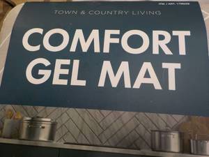lot 25 image: Town and Country Comfort Gel Mat 20...