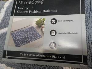 lot 44 image: Mineral Spring Luxury Cotton Fashio...
