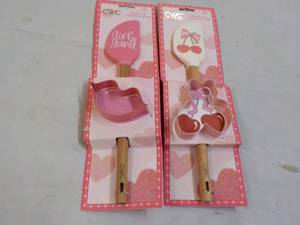lot 111 image: CWC Spatula and Cookie Cutter...