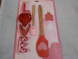 lot 113 image: 8 pc CEC Baking Set...