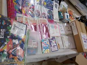 lot 128 image: Party Supplies...