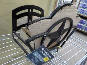 lot 200 image: 2 ct Metal Hose Hangers...