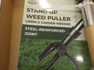 lot 225 image: Stand Up Weed Puller and Knee Cushi...