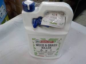 lot 232 image: Gallon Mighty Mint Weed and Grass K...