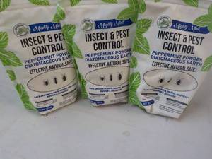 lot 261 image: 3 ct Mighty Mint 1 lb. bags Insect ...