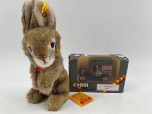 lot 9 image: Steiff Dormili Hare and Corgi Classics Steiff Ford Model T Van