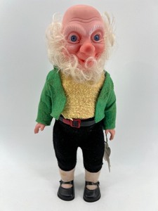 lot 13 image: Vintage Larry the Lucky Leprechaun Doll with Irish Theme