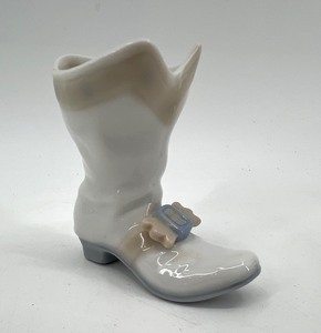 lot 15 image: Lladro Miniature Porcelain Cowboy Boot Figurine