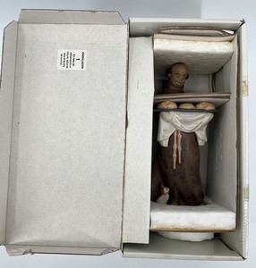 lot 16 image: Lladr Fray Pan Nuestro Porcelain Figurine in Original Box #2.201