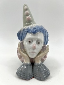 lot 17 image: Lladro Porcelain Clown Figurine with Blue Hair and Pointed Hat