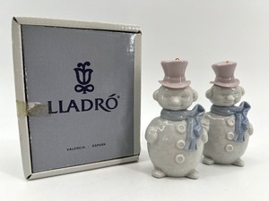 lot 18 image: Pair of Lladr Snowman Figures with Box