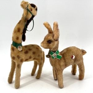 lot 34 image: Max Carl Original Wind-Up Plush Giraffe and Deer Figurines