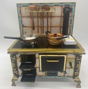 lot 54 image: Vintage Tin Litho Schopper Toy Stove - Made in Germany
