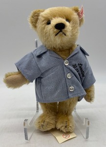lot 62 image: Steiff Limited Edition Teddy Bear - Laurin 30.03.1991