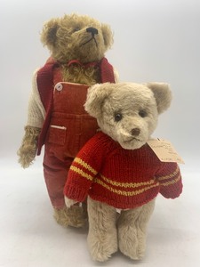 lot 63 image: Pair of 1994 Limited Edition Handcrafted Teddy Bears by Melodie Malcolm
