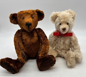 lot 65 image: Set of 2 Vintage Jointed Teddy Bears