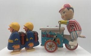 lot 66 image: Vintage Marx Hap and Hop Toy Soldiers Ramp Walker and Wind-Up Ice Cream Vendor Toy on Tricycle