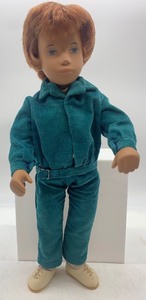 lot 82 image: Vintage 1960s Sasha Doll with Corduroy Outfit and Original Tag