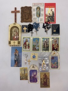 lot 98 image: Religious Collection Assorted Catholic Images, Medals, and Rosaries