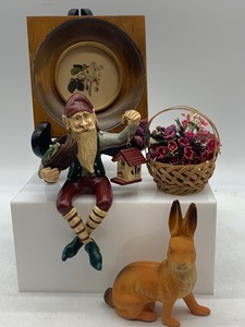 lot 102 image: Collection of Decorative Springtime Collectibles
