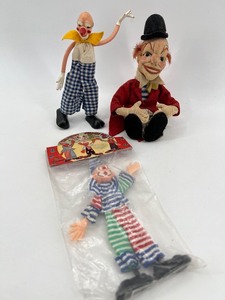 lot 178 image: Set of 3 Vintage Clown Dolls Including Artisan and Bendy Clowns
