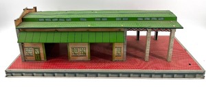 lot 202 image: Vintage MARX Tin Litho Freight Terminal Model