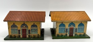 lot 208 image: Vintage Pair of Lionel O Prewar Tinplate Train Stations