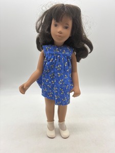 lot 225 image: Vintage Sasha Doll in Blue Floral Dress