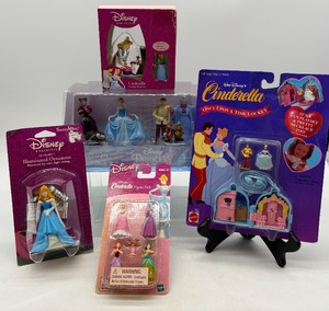 lot 231 image: Disney Cinderella Princess Figurine and Ornaments Collection