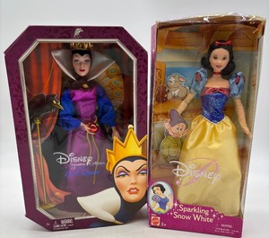 lot 239 image: Disney Signature Collection Evil Queen and Sparkling Snow White Dolls